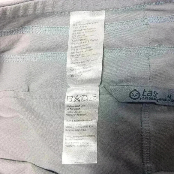 Tasc  On the Court 13 in. skort. Ladies size M - Picture 5 of 6